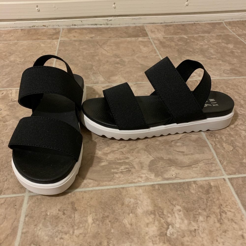 Platform sandals
